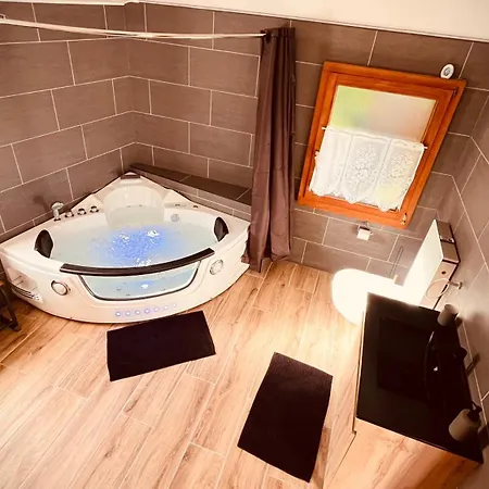 Maison Au Coeur Du Val-de-travers Vakantiehuis