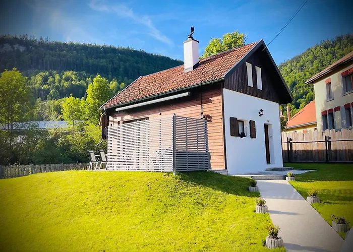 Maison Au Coeur Du Val-de-travers Ferienhaus
