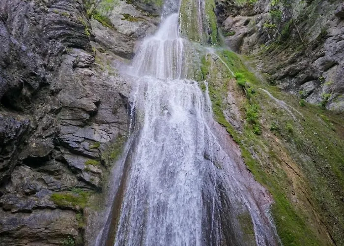 Nidamour Val-De-Travers *